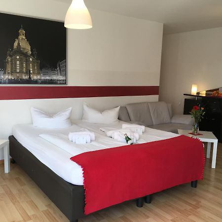 Altstadtperle Central-Inn Дрезден Екстериор снимка