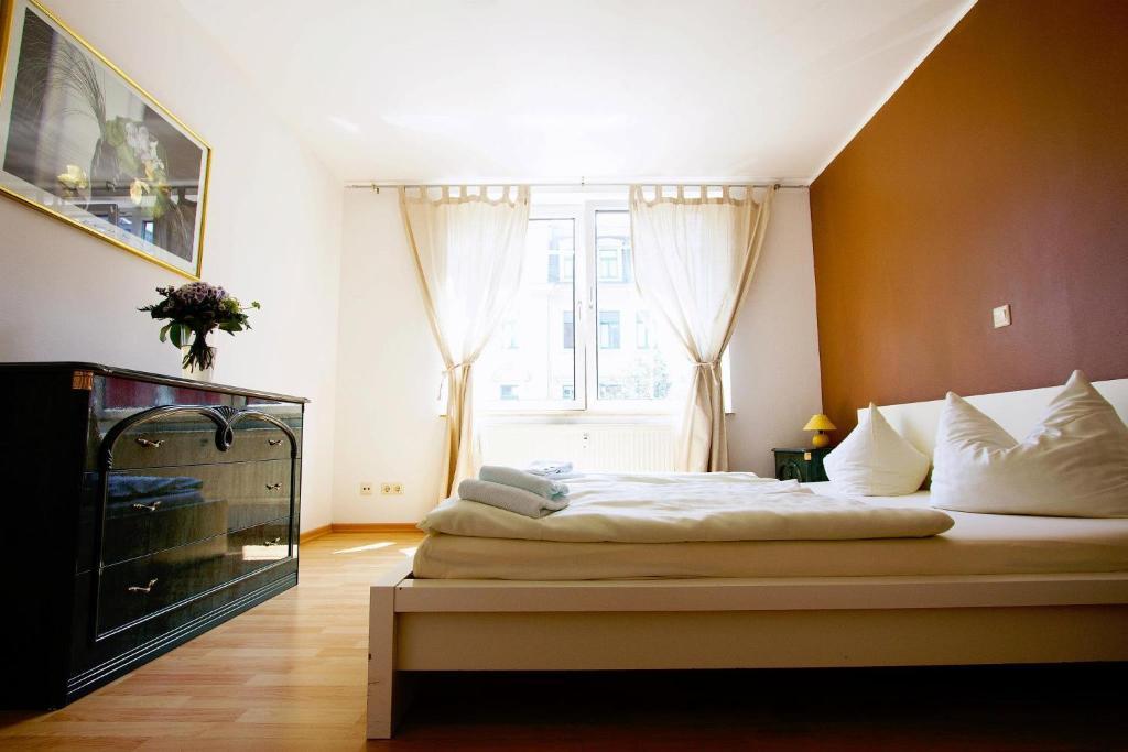 Altstadtperle Central-Inn Дрезден Екстериор снимка
